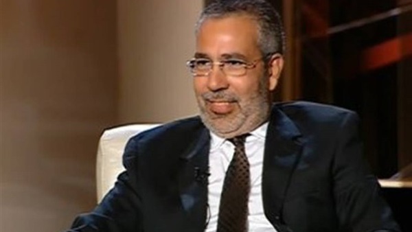 مدحت العدل يشيد بفريق عمل مسلسل «فوق مستوى الشبهات»