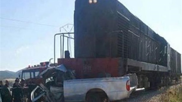 اصطدام قطار بسيارة بمزلقان«سجين» بالغربية 