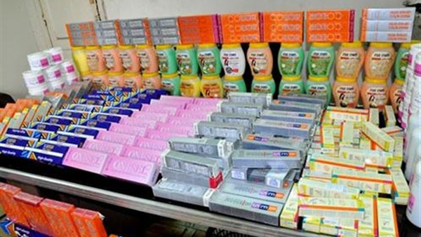 بالصور.. ضبط 5 طن مستحضرات تجميل فاسدة بالشرقية