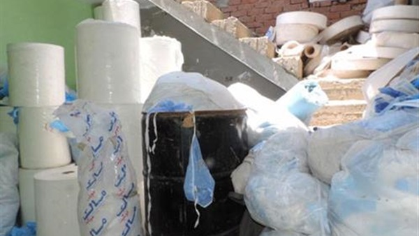 ضبط مصنع مستلزمات طبية لاستخدامه علامة غير مسجلة بالخصوص