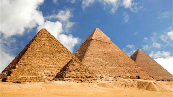 الدماطي: 2016 سيكون عام  استكشاف الأهرامات من جديد