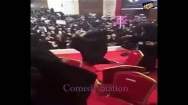 بالفيديو.. مشاجرة نسائية «ساخنة» في حفل تخرج
