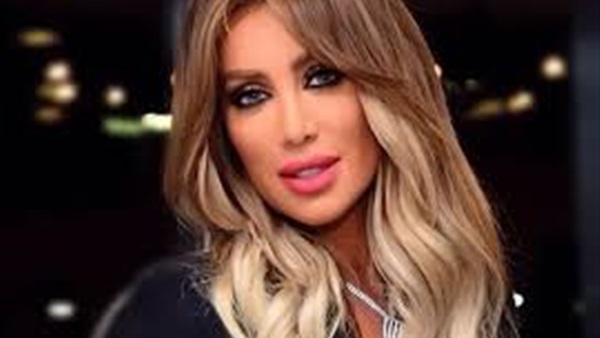 بالصورة.. مايا دياب تحي حفل عيد الفطر في الأردن 