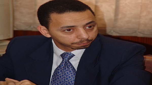 عبد الفتاح علي يكتب.. مشاهدات على بحور الوحل الذي نغوص فيه