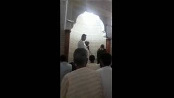 بالفيديو.. سيدة رومانية تنهار من البكاء عند نطقها الشهادتين 
