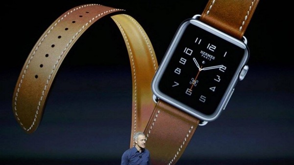 رجل أعمال أمريكي يشتري ساعة بـ 1.6 مليون دولار 