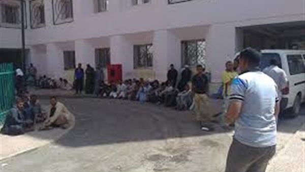أهالي قصر الجبالي في الفيوم يطالبون باستكمال شبكة الصرف الصحي