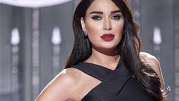 بالصور.. رسالة خاصة من سيرين عبد النور لوالدها وزوجها فى «عيد الأب»