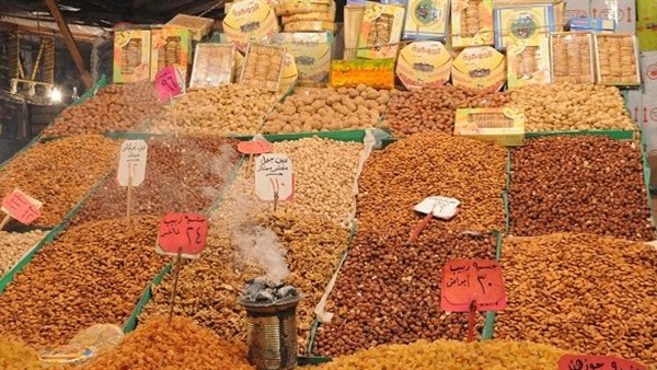 ضبط 2830 لفة "ياميش رمضان" مجهول المصدر بحدائق القبة