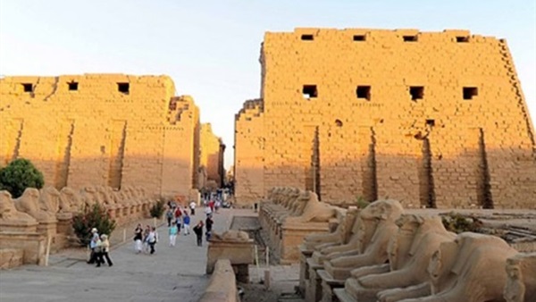 غدًا.. الشمس تغرب من البوابة الغربية للكرنك بمناسبة الانقلاب الصيفي