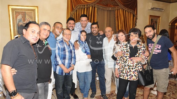 بالصور.. إفطار أسرة «الأسطورة» بمنزل عائلة المخرج محمد سامى