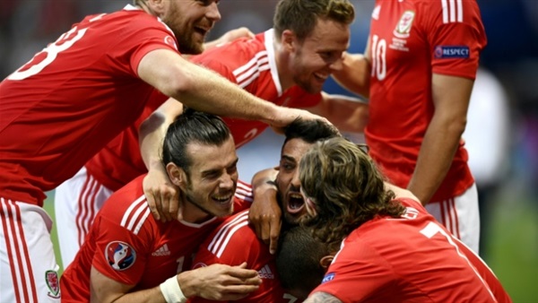 ويلز وإنجلترا يتأهلان لثمن "يورو 2016" وروسيا تودّع البطولة