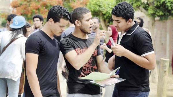 طلاب شعبة الرياضة يشكون من طول امتحان «الإستاتيكا»