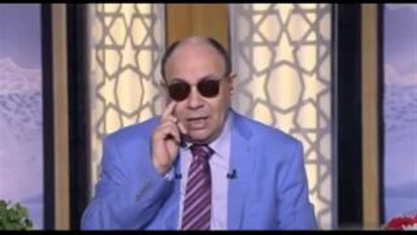 بالفيديو.. الشيخ مبروك عطيه يغازل متصله: «أنتي أمورة ولا مدام»