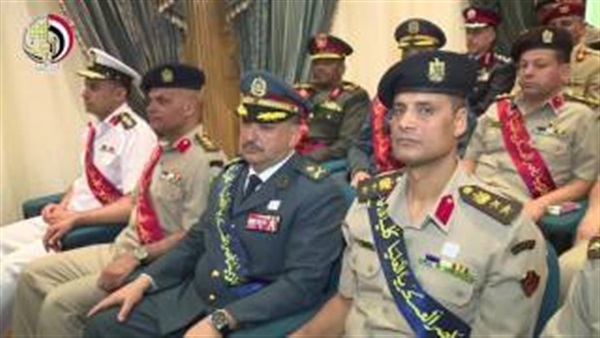 وزارة الدفاع تعرض لقطات لحفل تخرج كبار القادة بأكاديمية ناصر