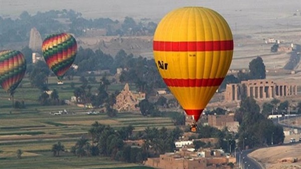 إقلاع 5 رحلات بالون طائر تقل 76 سائحا بالأقصر