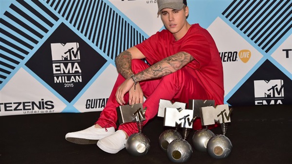 «جاستين بيبر» يفوز في الـ MTV بـ 5 جوائز