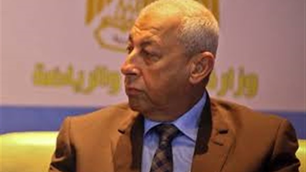 محافظ أسوان يعلن عن تطبيق منظومة لترشيد الإنفاق الحكومي