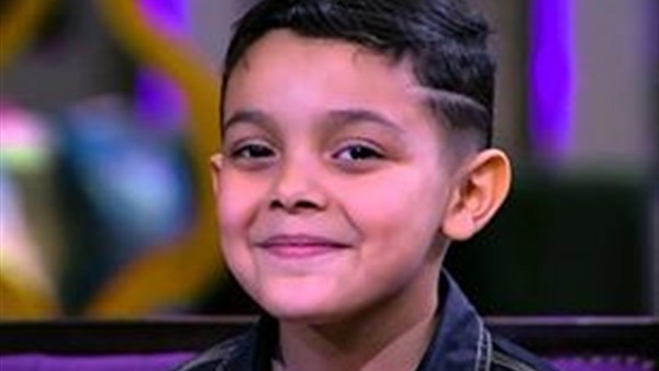 احمد السيسي يغنى لطلاب جامعة القاهرة
