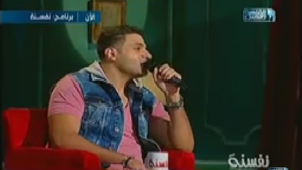 بالفيديو.. محمد نور يغني تتر «نيللى وشريهان» لايف في« نفسنة»