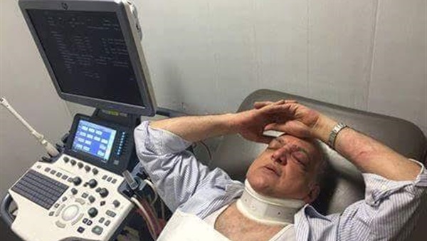 خروج "طلعت السويدى" من مركز الطب العالمي 
