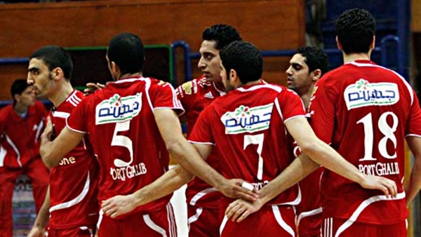 الأهلي يرتدى الأحمر أمام بطل إيران 
