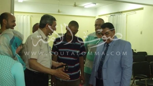 بالصور.. «سرحان» يتابع استعدادات إفتتاح العناية المركزة بـ«حميات الزقازق»