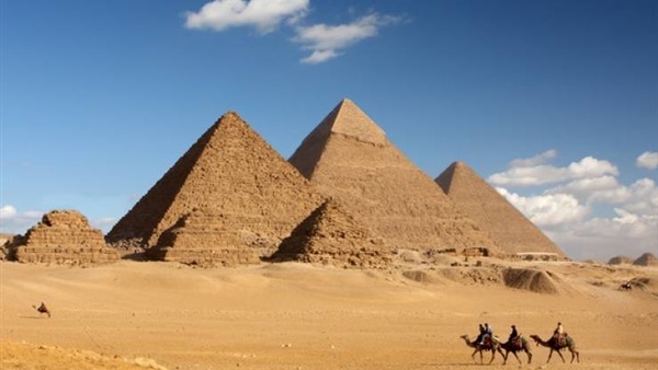 القراَن الكريم من كشف لغز بناء أهرامات الجيزة