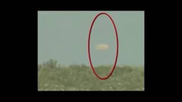 بالفيديو.. لحظة هبوط 3 رواد فضاء على الأرض 