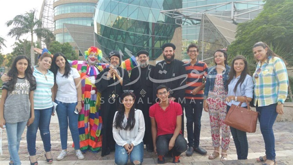   بالصور الأنبا مرقس يزور مستشفى 57357.