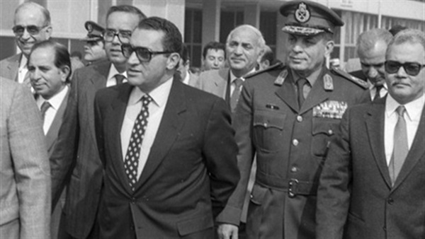 حدث في مثل هذا اليوم.. تنصيب الخديوى توفيق واليًا على مصر.. محاولة اغتيال مبارك فى أديس أبابا.. تسجيل براءة اختراع الدراجة الهوائية.. اعتزال الراحل «كلاى» للملاكمة.. وميلاد الفنان حسن مصطفى