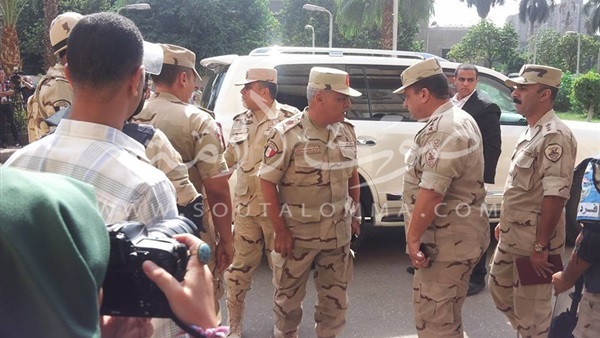 بالصور.. قائد الإدارة المركزية بالجيش يتفقد لجان الدقي والعجوزة