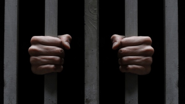 الحبس 4 أيام لسائق ضبط و بحوزته كيلو و نصف من مخدر الحشيش بالمنيا