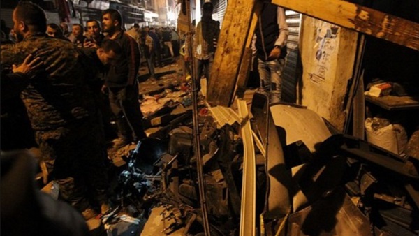  4 انفجارات تهز «بيروت».. الصليب الأحمر يعلن عن وجود 9 قتلي..«الوكالات الإخبارية»: العدد تجاوز 15 شخصًا.. وتنظيمي «داعش والنصرة» ينتشرون في المناطق المنفجرة للسيطرة عليها 