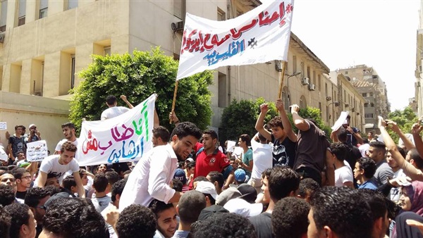 مصير الحركات الطلابية في عهد الرؤساء السابقين.. «عبد الناصر» يطلق حملة إعتقالات على نطاق واسع لقادة الحركة..«السادات» يلغي معظم الأنشطة ويخضعها للرقابة.. و«مبارك» يضيق الخناق عليهم داخل الحرم الجامعي