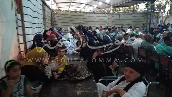بالصور.. استعدادات موائد الرحمن بمسجد مصطفى محمود بالجيزة 