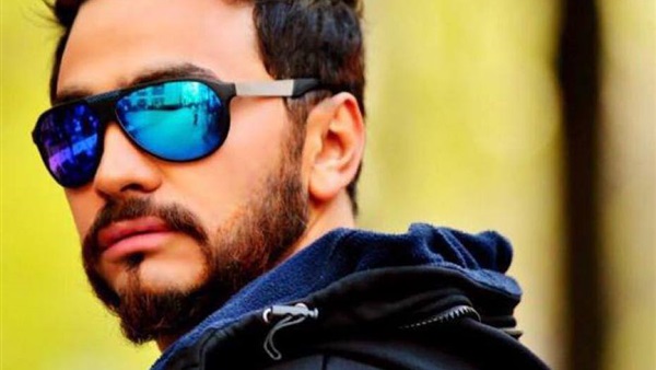 بالصورة.. شاهد رسالة تامر حسنى للبنات فى أغنيته الجديدة