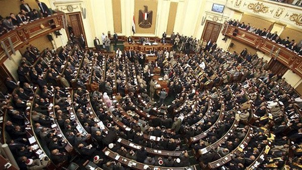 بسبب الموازنة.. «دعم مصر» يشق صف البرلمان.. الائتلاف يمنع المناقشة  أكثر من يومين.. «الحركة الوطنية»: ما قدمته الحكومة يفتقد لـ«الرؤية».. و«المحافظين» يستنكر موقف المجلس ويرسل مقترحاته لـ«الوزراء»