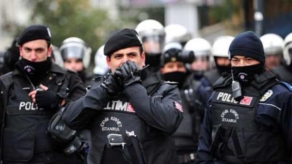 تركيا‎ ‎تمنع‎ ‎مراسلا روسيا‎ ‎من ‏‎دخول ‏‎البلاد ‎لتغطية‎ تفجيرات‎ ‎مطار‎ ‎أتاتورك