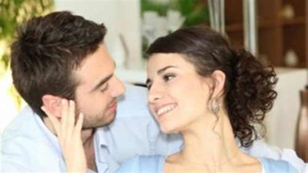 89 % من الفرنسيات يفضلن الكشف عن أسرارهن لصديق 