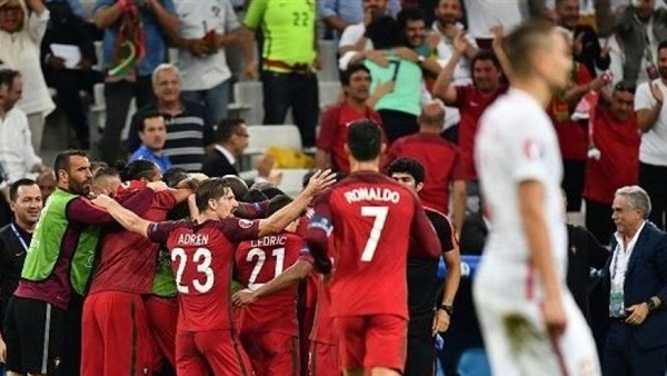 البرتغال تتأهل لنصف نهائي اليورو بالفوز على بولندا