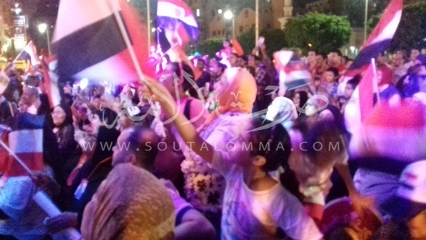 بالفيديو والصور.. أهالي الإسكندرية يحتفلون بالذكري الثالثة لثورة 30 يونيو