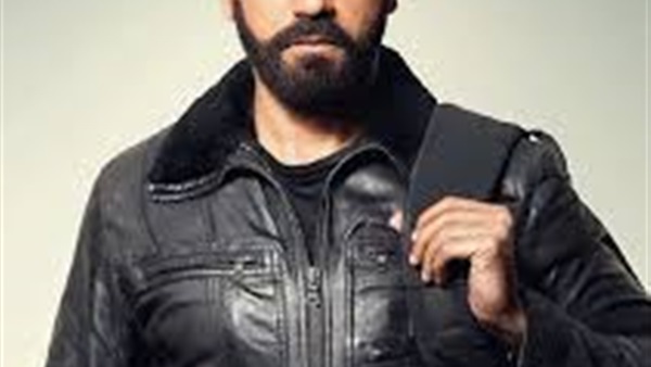 عودة والد أمير كرارة لشرب الخمر ولعب القمار فى الحلقة الـ«27» من مسلسل «الطبال»