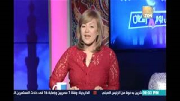 بالفيديو.. مذيعة «TEN» تحتفل بذكرى عزل «مرسى» على الهواء
