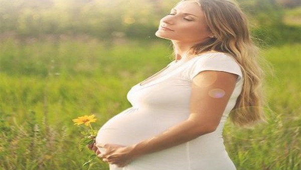 دراسة: التعرض لدرجات حرارة مرتفعة خلال الحمل مرتبط بانخفاض وزن المولود