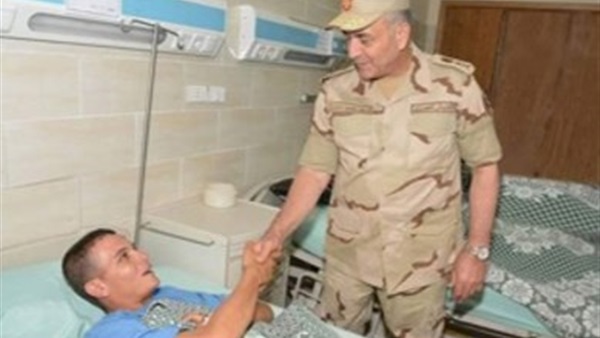بالفيديو.. رئيس الأركان يزور المصابين بالمستشفيات العسكرية