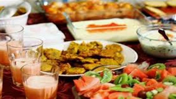 نصائح طبية للتغذية السليمة بعد رمضان وخلال العيد
