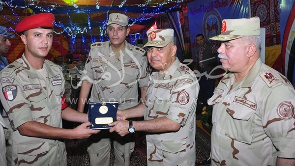 بالصور..وزير الدفاع: الجندى المحترف ثروة القوات المسلحة الحقيقية