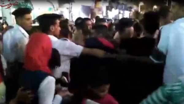 بالفيديو.. مشادات بين الأمن والجمهور بوسط القاهرة
