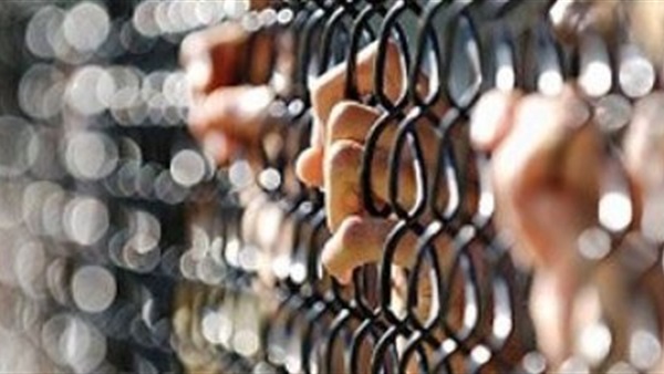 حبس3 مسجلين فى واقعة تجريد شاب من ملابسه بحلوان